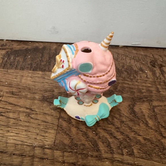 New in Box Glitterville Birthday Cake Topper Candle Holder 2" Marie Sweet - Picture 4 of 6